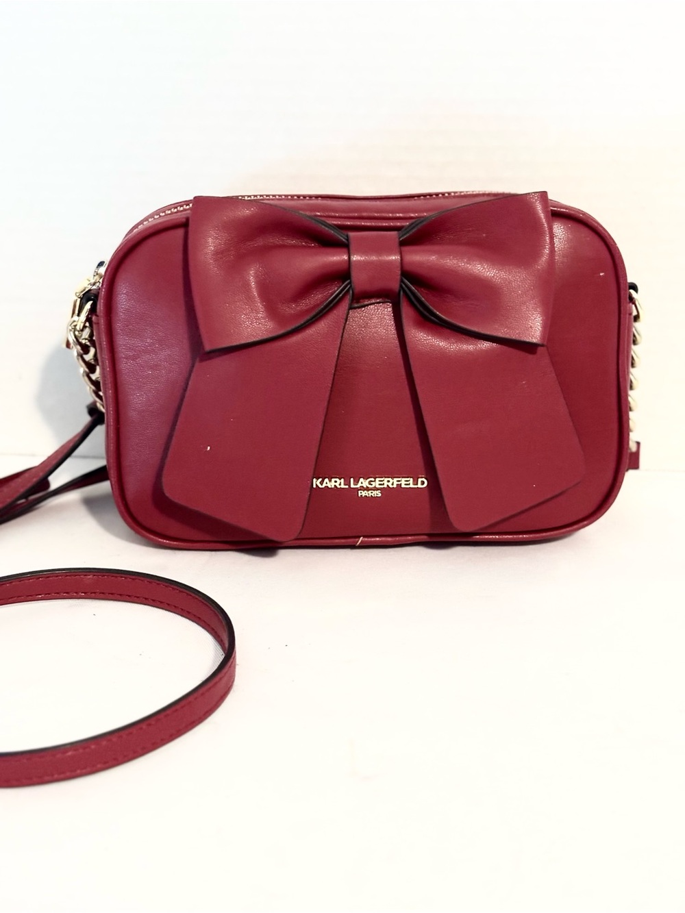 BRAND NEW KARL LAGERFELD PARIS”KRIS” BOW CROSS-BODY POLISHED GOLD CHAIN
